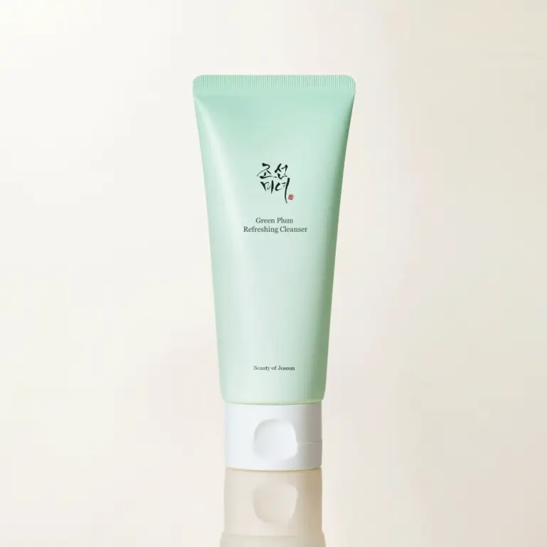 green-plum-refreshing-cleanser-1-front green-plum-refreshing-cleanser-1-front
