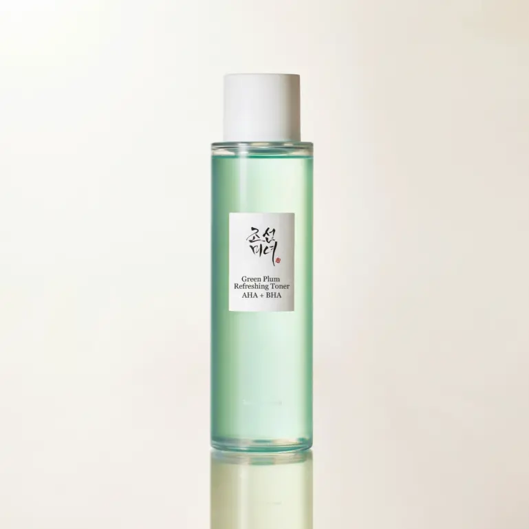 green-plum-refreshing-toner-aha-bha-1-front green-plum-refreshing-toner-aha-bha-1-front
